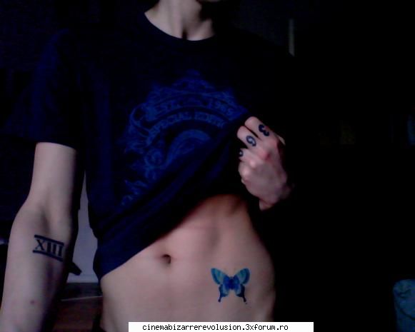 so..de futuik de pe burta nu stiam nik:-? yu's tattoo