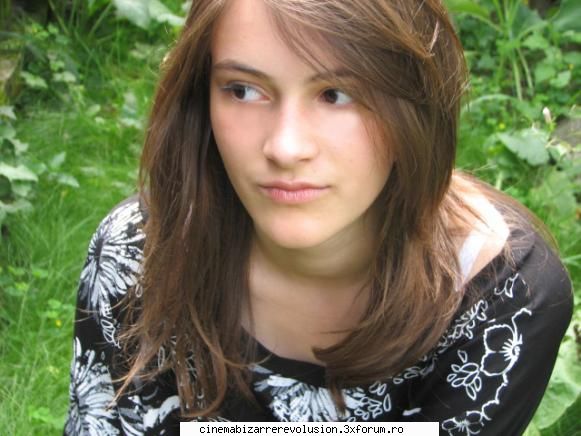 Iulia - da :x zici ca-s de cacat :x am poze noi - ~Picks With Us~