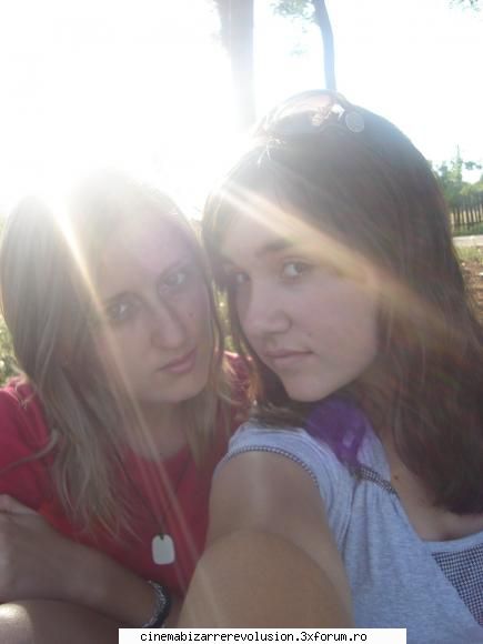 mamiii  :nebun:  larisa  :nebun:  ea mi`a fost alaturi mereu  :nebun:  si o cunosc de la gradi